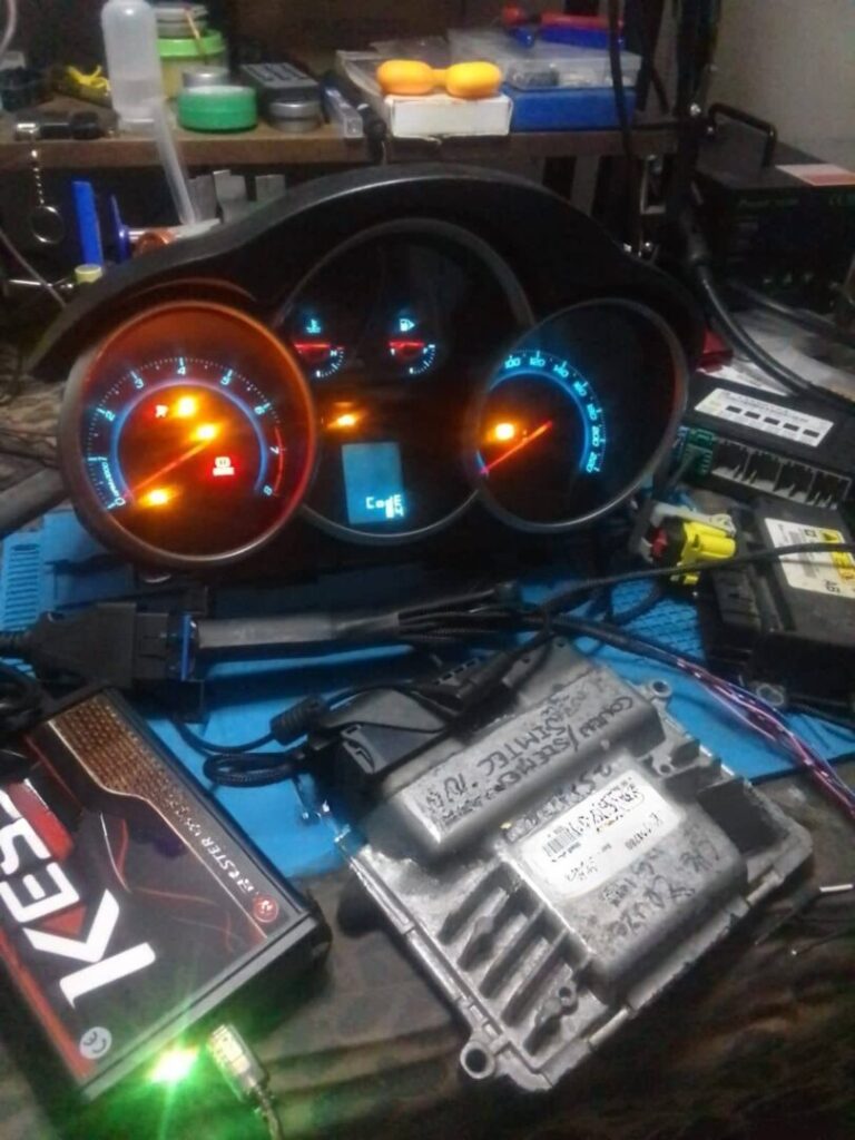 Chevrolet Cruze bench setup for module programming